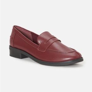 Size 38 (7.5) Faux Leather Princess Highway Loafers